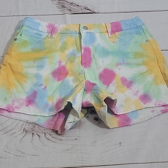 Judy Blue Pants - JUDY Blue Pastel Tie Dye Cutoff Shorts size Large Raw Hem Frayed